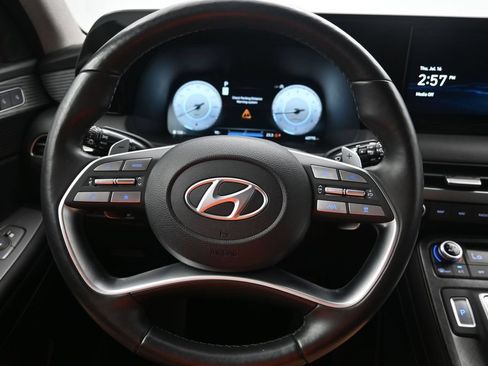 Used 2024 Hyundai Palisade Limited FWD image 13