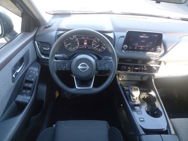 Used 2023 Nissan Rogue SV FWD image 18