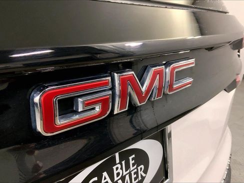 Used 2025 GMC Acadia Elevation image 30