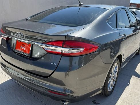 Used 2017 Ford Fusion SE FWD image 9