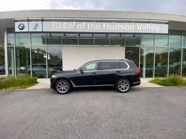 Used 2022 BMW X7 xDrive40i w/ Premium Package AWD/4WD image 1