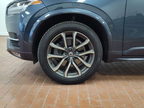 Used 2019 Volvo XC90 T6 Momentum w/ Protection Package Premier image 18