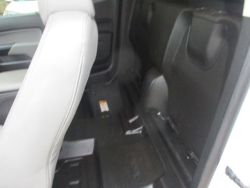 Used 2020 Chevrolet Colorado W/T w/ WT Convenience Package image 5