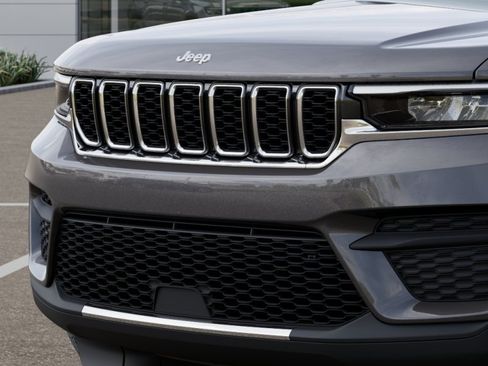 New 2025 Jeep Grand Cherokee 4WD image 11