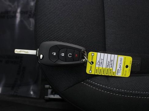 New 2026 Chevrolet Trax RS w/ Sunroof Package image 8