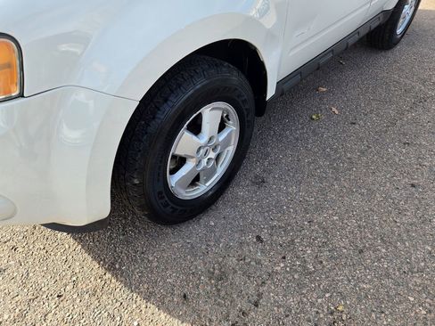 Used 2009 Ford Escape XLT image 4