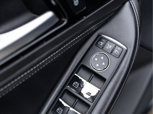 Used 2019 INFINITI QX30 AWD image 11