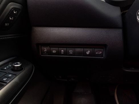 Used 2021 Toyota Venza Limited AWD/4WD image 28