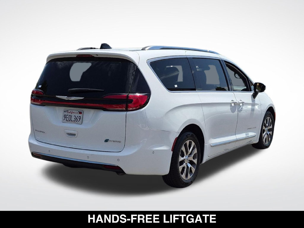 Used 2023 Chrysler Pacifica Pinnacle FWD image 9