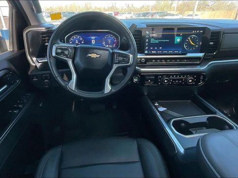 Used 2024 Chevrolet Silverado 2500 LTZ w/ LTZ Convenience Package image 5