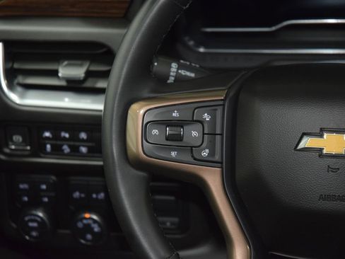 Used 2024 Chevrolet Suburban High Country image 36