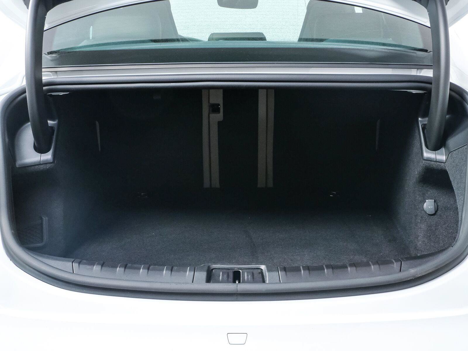 Certified 2024 Porsche Taycan RWD image 31