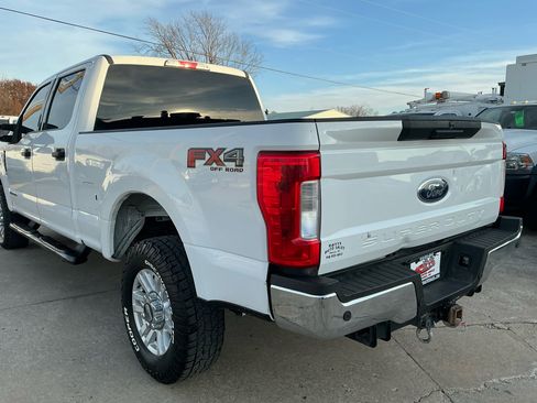 Used 2019 Ford F250 XLT w/ FX4 Off-Road Package image 9