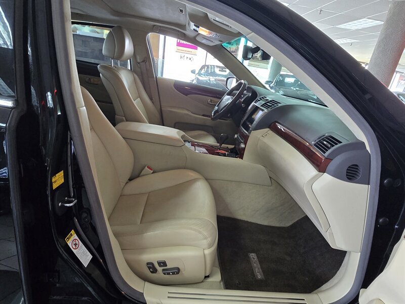 Used 2011 Lexus LS 460 L w/ Luxury Pkg AWD/4WD image 15