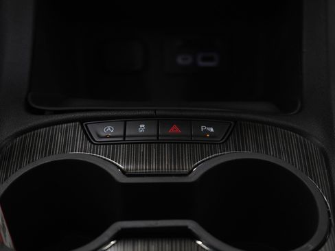 Used 2023 GMC Acadia SLT w/ Elevation Edition image 23