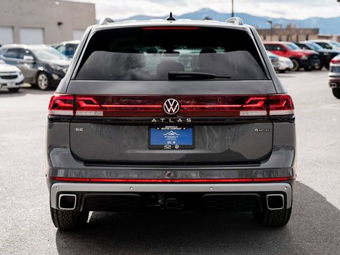 New 2026 Volkswagen Atlas Peak Edition image 9