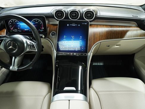 Used 2024 Mercedes-Benz GLC 300 4MATIC image 19