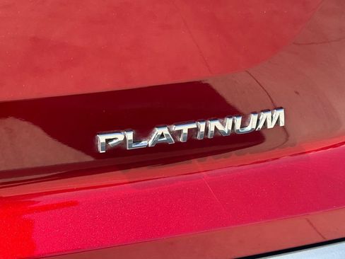 Used 2024 Nissan Pathfinder Platinum FWD image 13