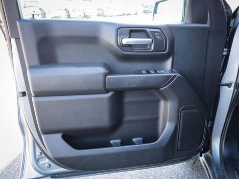 Used 2019 Chevrolet Silverado 1500 Custom w/ Custom Convenience Package AWD/4WD image 15
