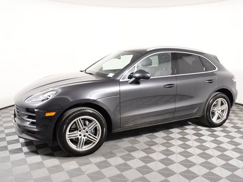 Used 2021 Porsche Macan image 2