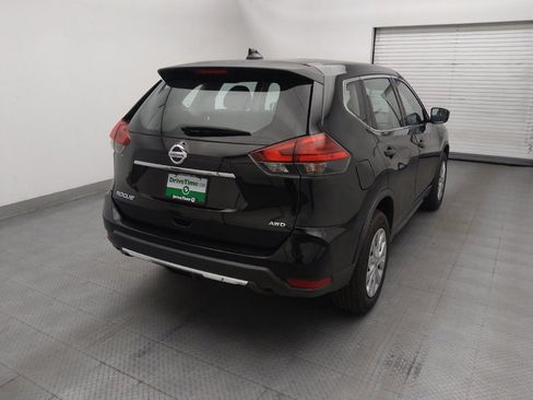 Used 2017 Nissan Rogue S AWD/4WD image 7