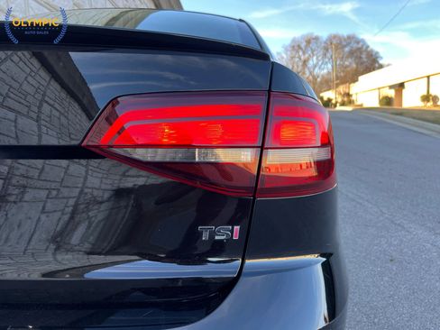 Used 2018 Volkswagen Jetta Wolfsburg Edition image 17