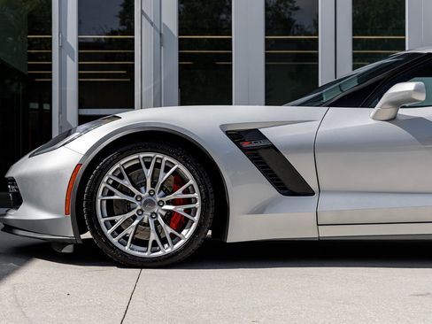 Used 2015 Chevrolet Corvette Z06 w/ 2LZ Preferred Equipment Group image 18