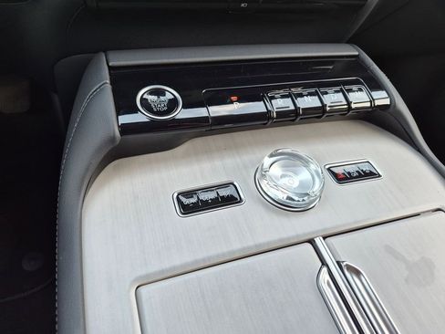 New 2026 Lincoln Navigator L Reserve AWD/4WD image 13