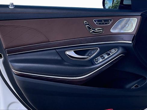 Used 2020 Mercedes-Benz S 560 Sedan image 25
