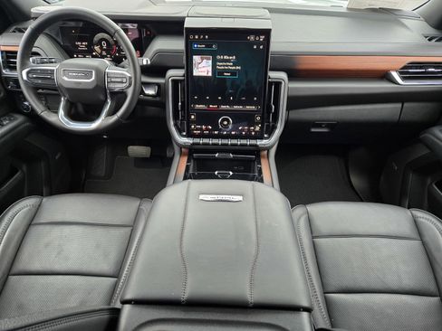 Certified 2025 GMC Yukon Denali image 12
