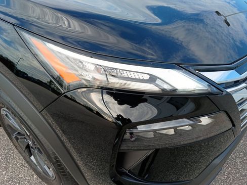 Used 2025 Nissan Rogue SV w/ SV Premium Package FWD image 24