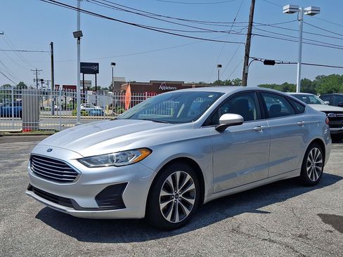 Used 2019 Ford Fusion SE AWD/4WD image 3
