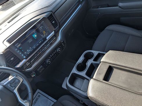 Used 2024 Chevrolet Silverado 1500 LT AWD/4WD image 16