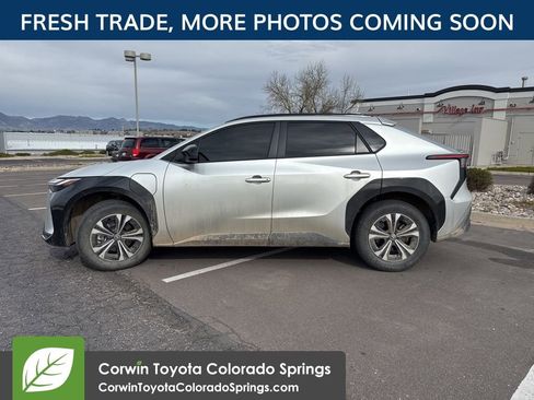 Used 2024 Toyota bZ4X XLE w/ Weather Package image 5