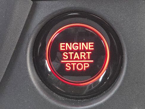 Used 2025 Honda Pilot Elite image 35