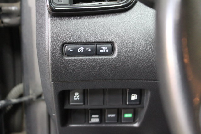 Used 2018 Nissan Rogue SV AWD/4WD image 15