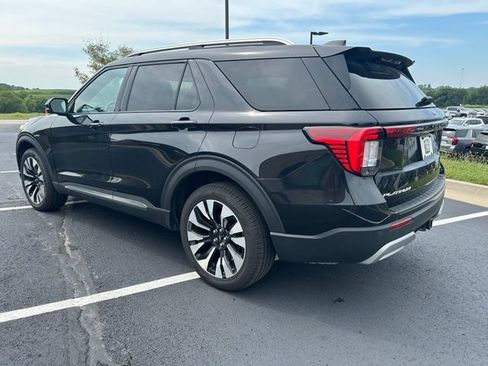 Used 2025 Ford Explorer Platinum w/ LUX Leather Package AWD/4WD image 8