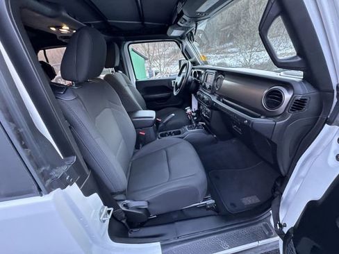 Used 2020 Jeep Wrangler Sport image 30