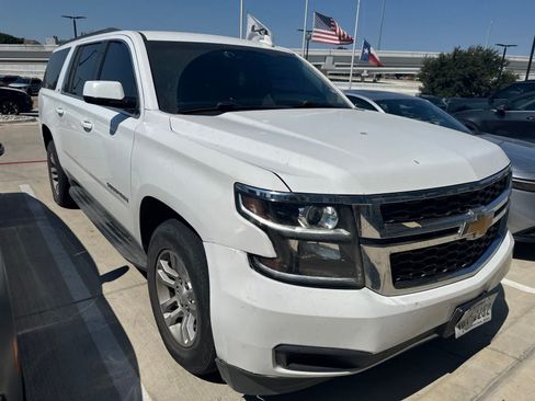 Used 2020 Chevrolet Suburban LT RWD image 3