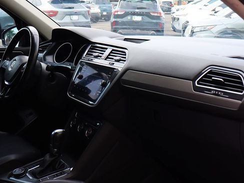 Used 2018 Volkswagen Tiguan SEL w/ 3rd Row Seat Package AWD/4WD image 34