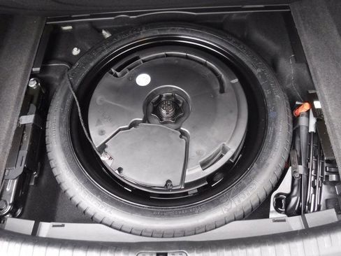 Used 2024 Audi A6 Premium Plus image 39