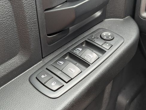 Used 2016 RAM 1500 Express RWD image 21