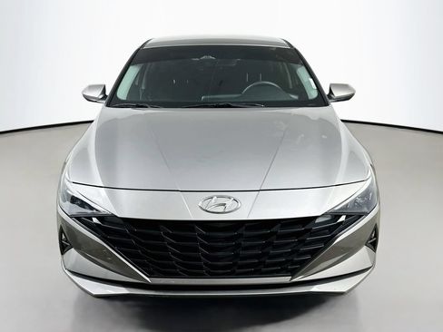 Used 2023 Hyundai Elantra SEL FWD image 2