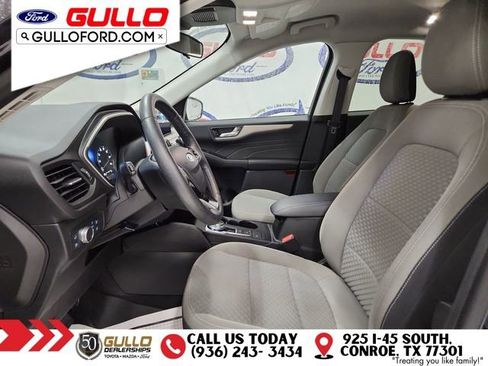 Used 2021 Ford Escape SE w/ SE Sport Appearance Package image 28