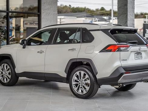 Used 2020 Toyota RAV4 Limited image 7
