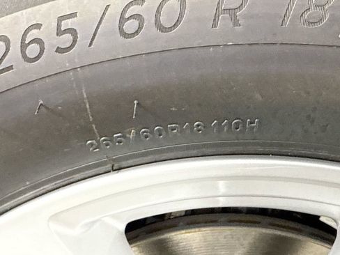 New 2025 Jeep Grand Cherokee L Laredo image 49