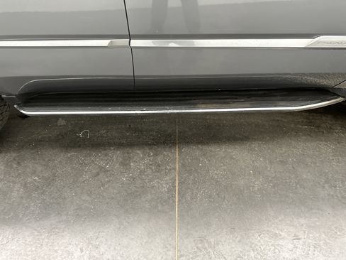 Used 2019 Cadillac Escalade Premium Luxury w/ LPO, Radiant Package image 14