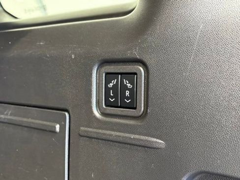 Used 2024 GMC Hummer EV 2X w/ LPO, Illumination Package AWD/4WD image 5