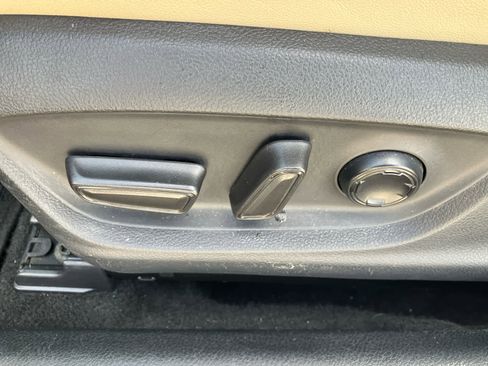 Used 2019 Toyota Avalon Limited w/ Advanced Safety Package image 11