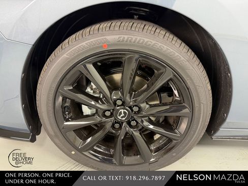New 2026 MAZDA MAZDA3 Hatchback w/Premium Plus Pkg image 11